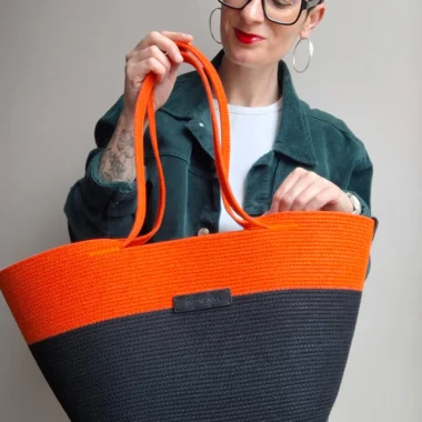 Kosz owal dwa kolory ze skórzaną metką - pomarańczowo-szary