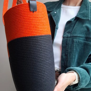 Kosz owal dwa kolory ze skórzaną metką - pomarańczowo-szary